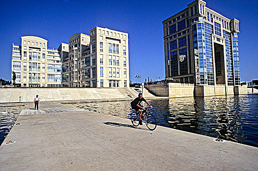 quay thử